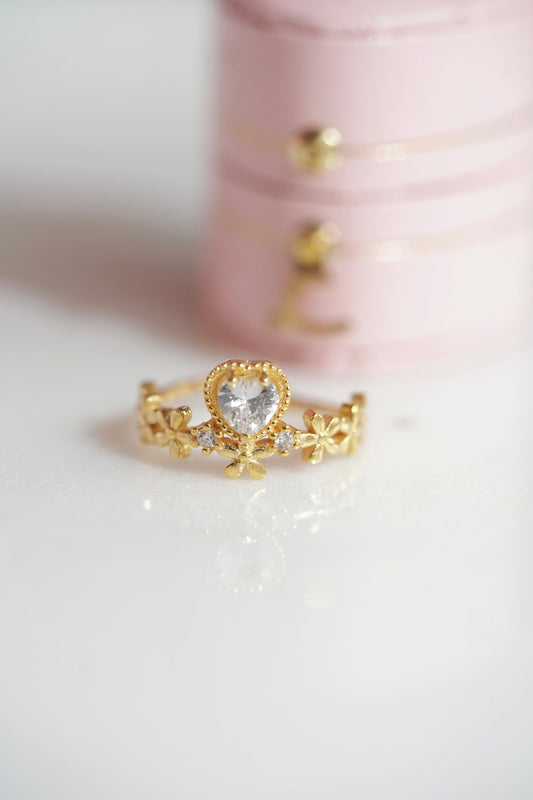 Heart Ring -White Stone Ring-Princess Ring-Cz Ring-Sterling Silver Ring-Daisy Ring-Gift for her -Gift for mom